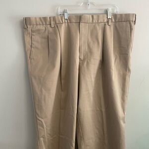Dockers Tan Chinos Classic pants 44 x30 pleated front